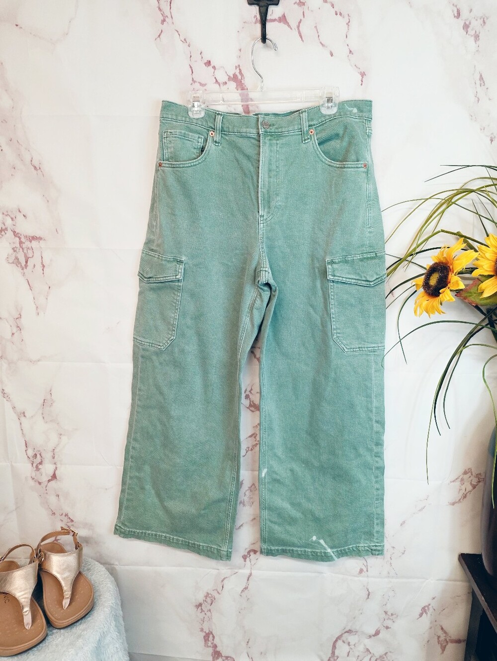 GAP High Rise Stride Ankle Cargo Jeans Sage Green Wide Leg Size 12 Long - Picture 3 of 6